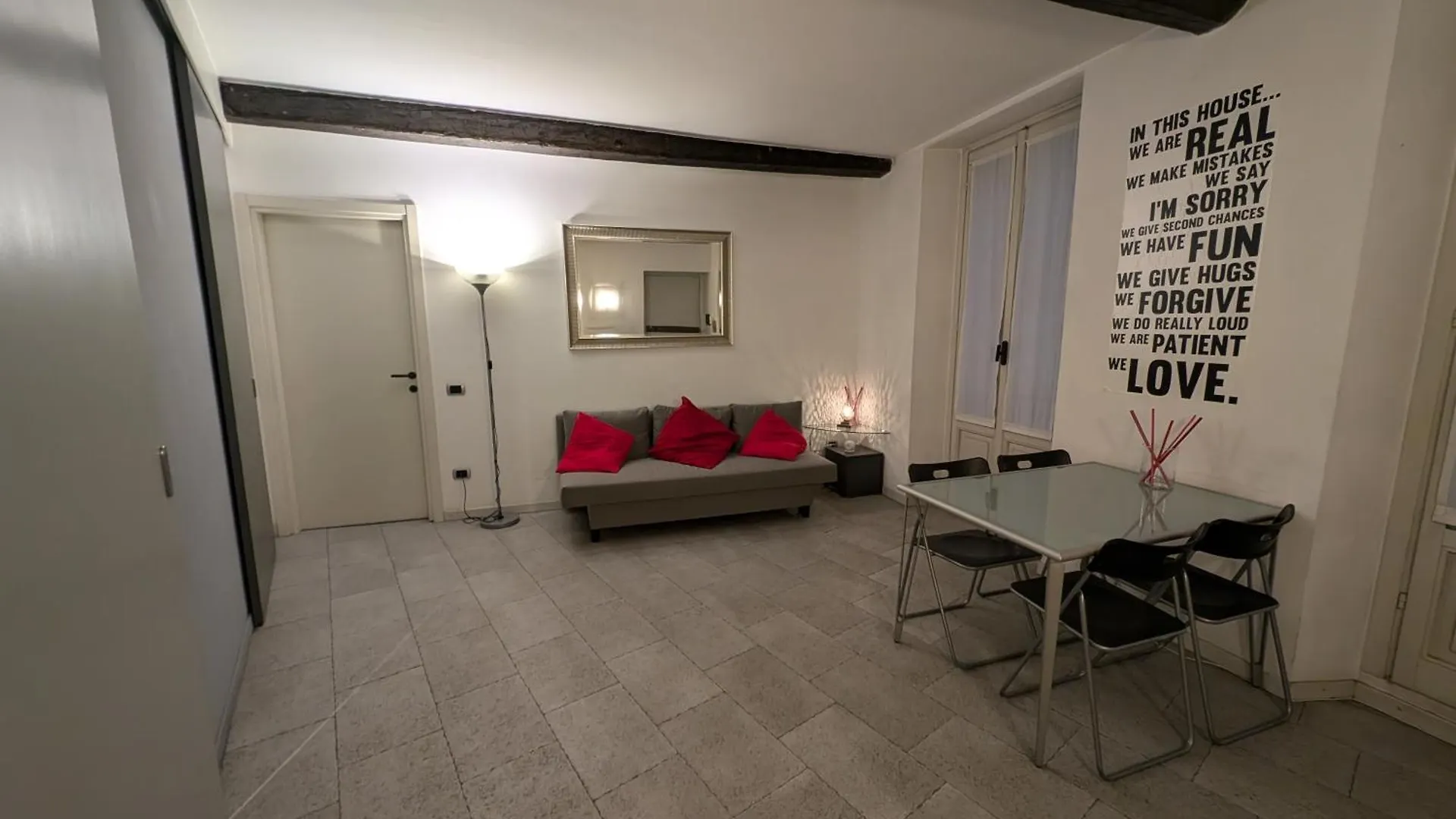 Kontakte von Greyhouse, Il Tuo Nido In Centro A Milano